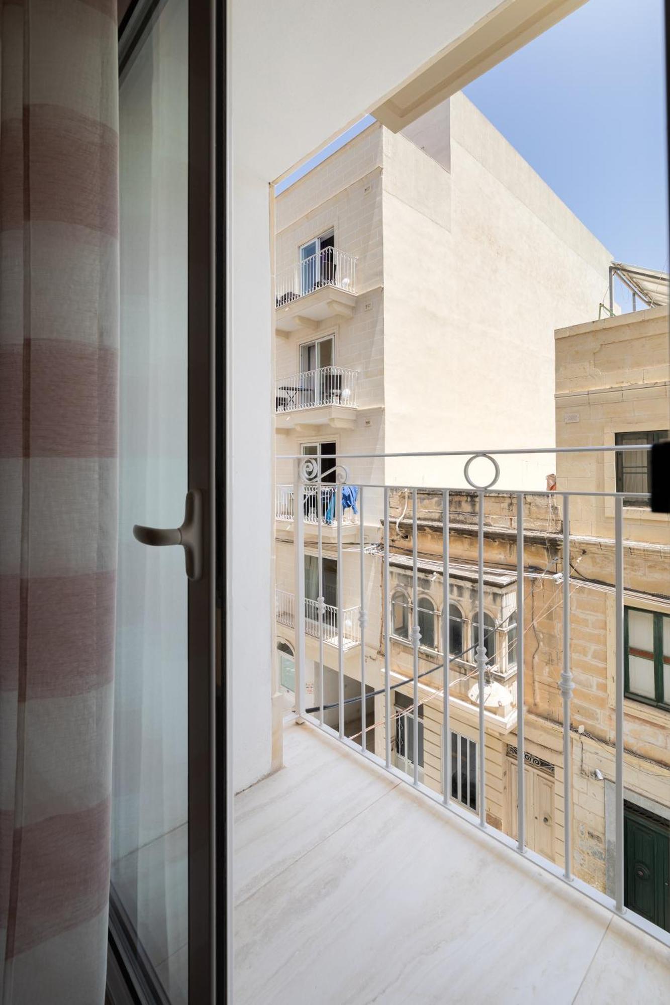Edka Suites - Modern Sunlit 2Bd Apartments With Balconies - Close To Sliema Promenade, St Julian'S & St Georges Bay Gzira Экстерьер фото
